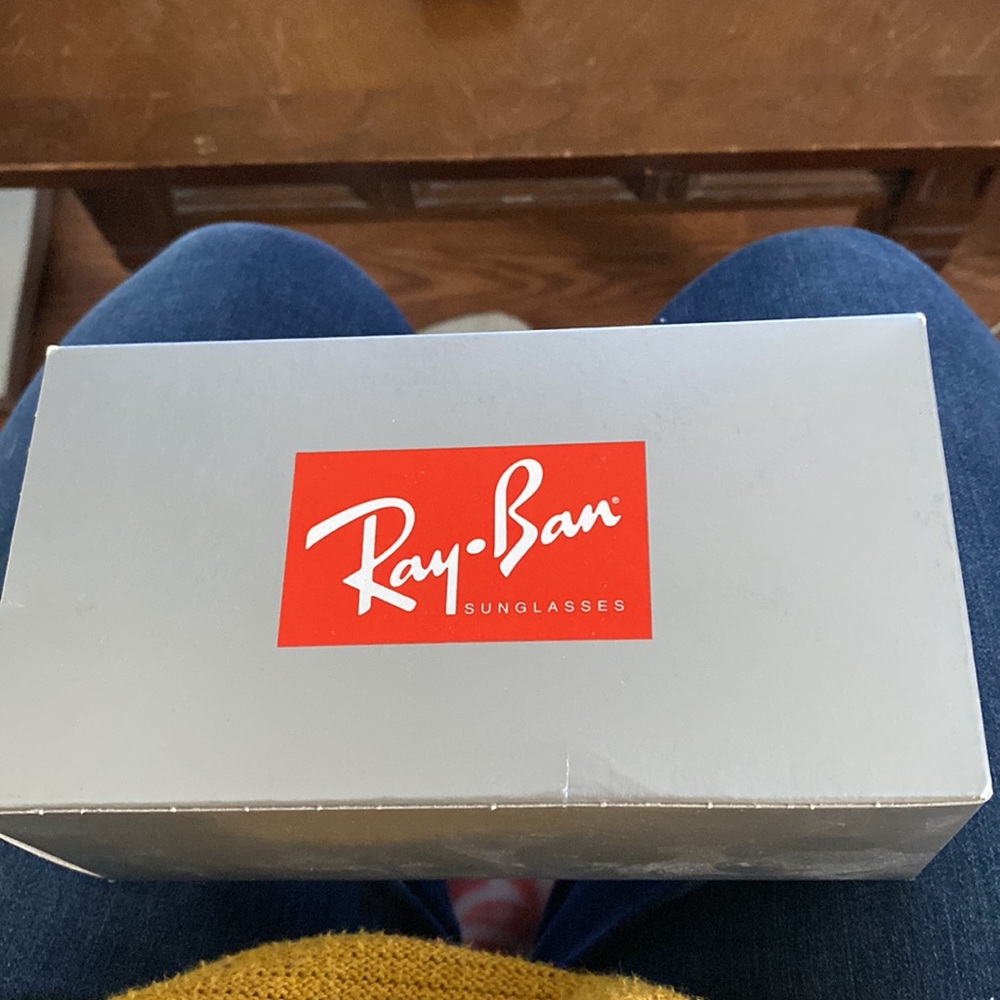 New in box  Rayban 4300 sunglasses with cleaning cloth and case